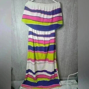 A Cut Above Boutique brand strapless dress. Vibrant colors size L.